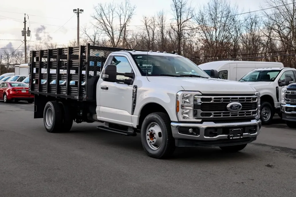 2024 Ford F-350 XL photo 1