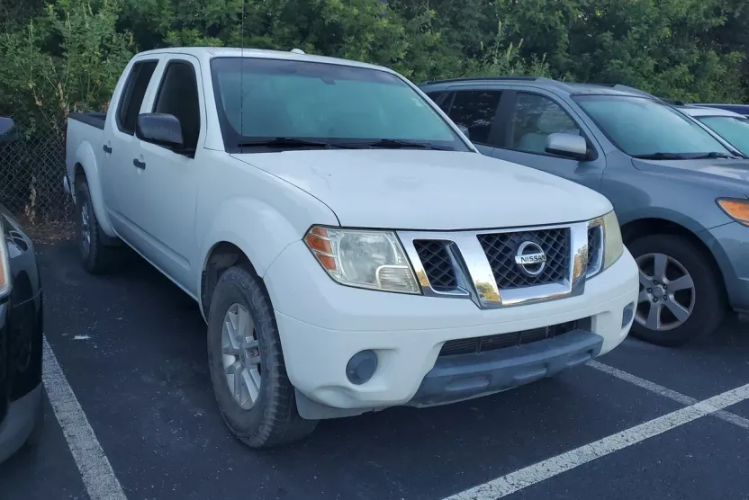 2014 Nissan Frontier SV photo 1