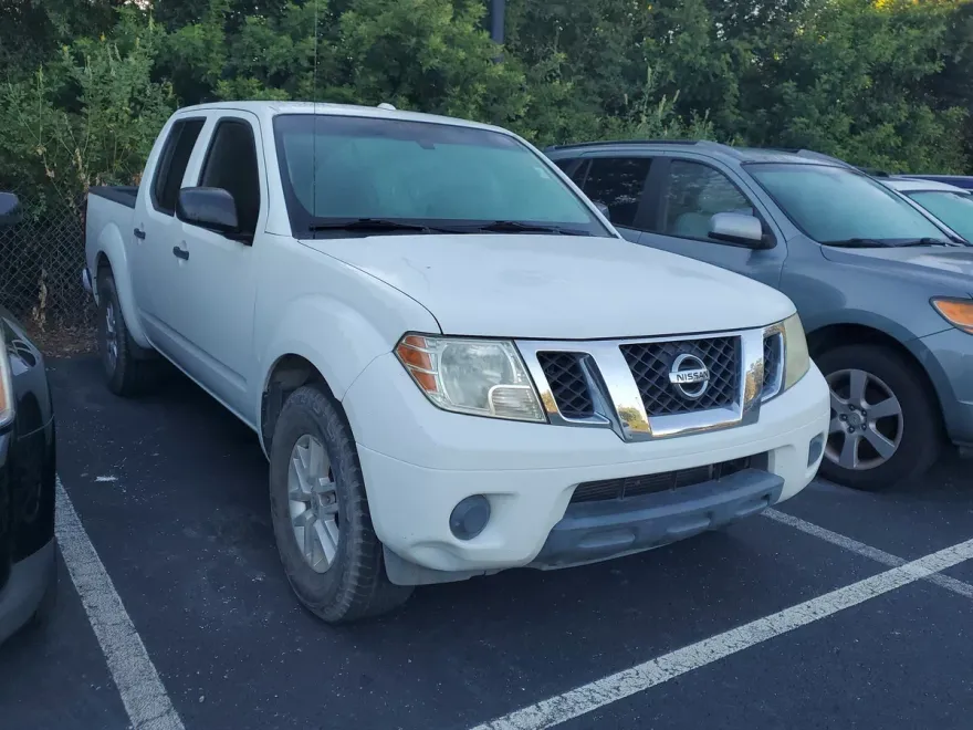 2014 Nissan Frontier SV photo 1