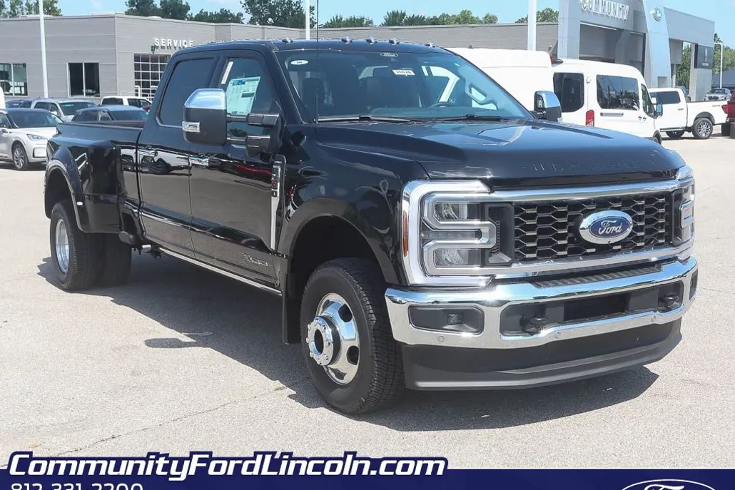 2025 Ford F-150 Lariat photo 1