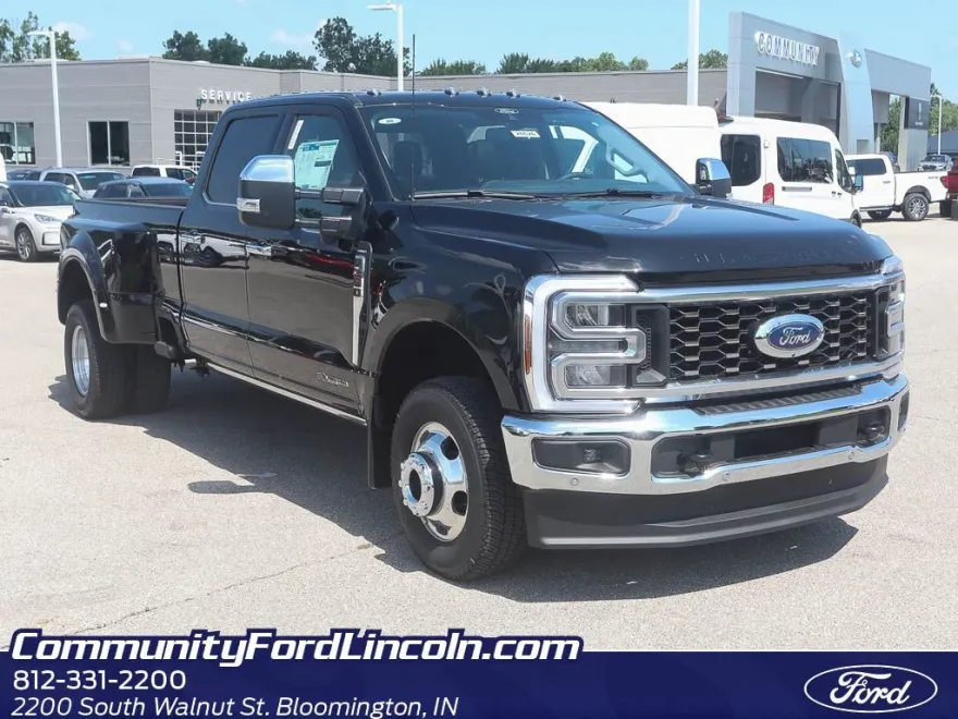 2025 Ford F-150 Lariat photo 1