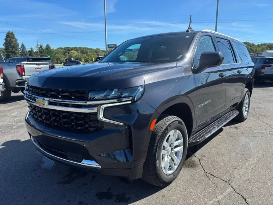 2023 Chevrolet Suburban LS photo 1
