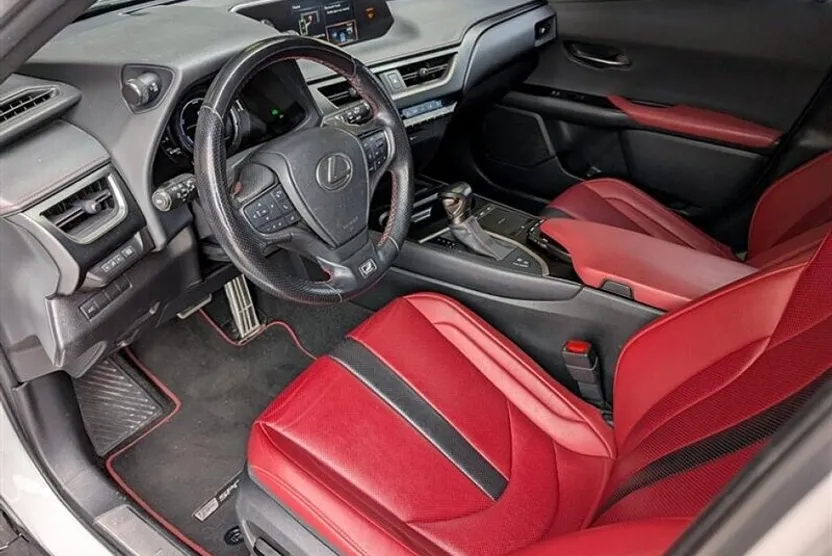 2021 Lexus UX 250h F SPORT photo 1