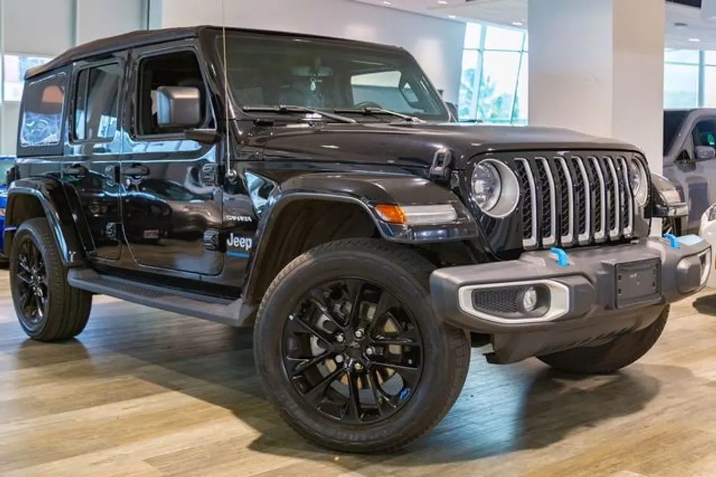 2023 Jeep Wrangler 4xe Sahara photo 1