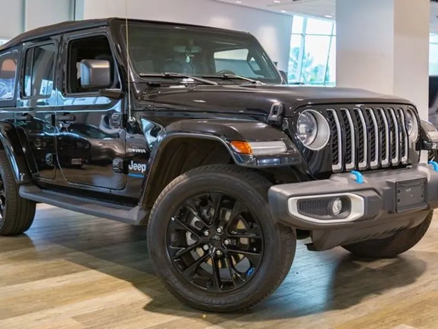 2023 Jeep Wrangler 4xe Sahara photo 1