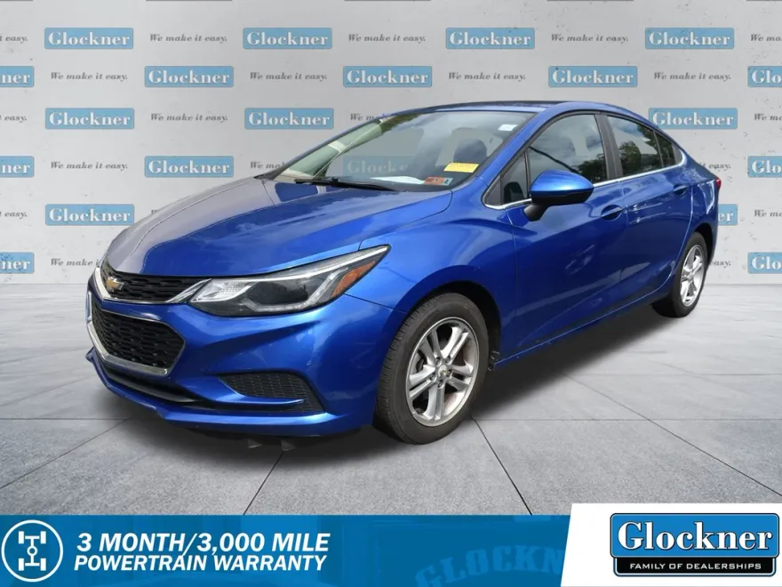 2017 Chevrolet Cruze LT photo 1