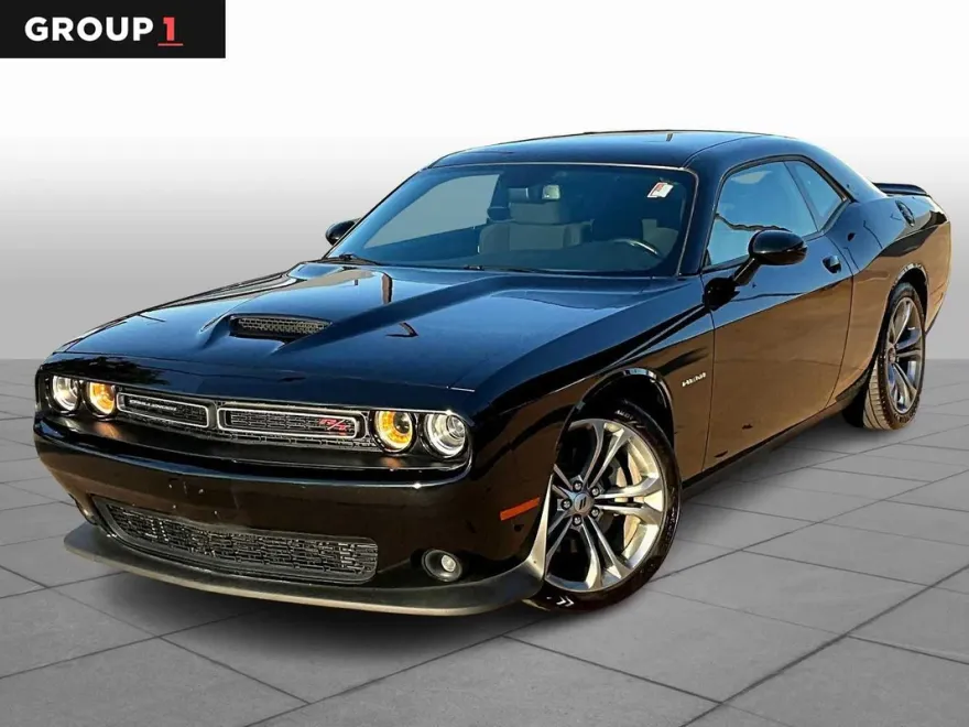 2022 Dodge Challenger R/T photo 1