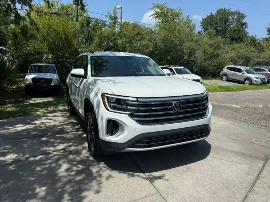 2024 Volkswagen Atlas SE Technology photo 1