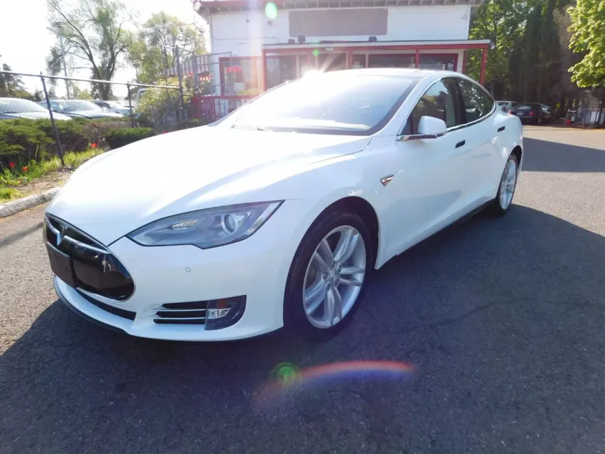 2014 Tesla Model S 85 photo 1