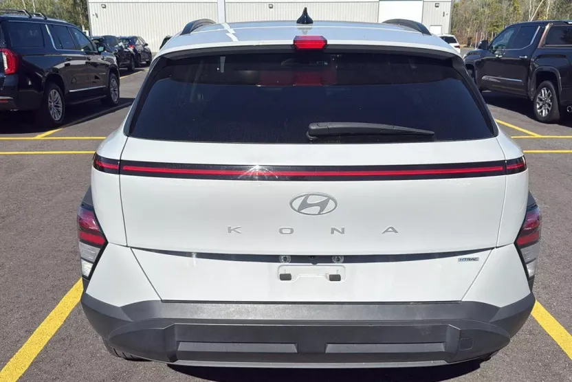 2024 Hyundai Kona SEL photo 1
