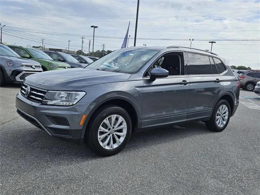 2020 Volkswagen Tiguan S photo 1