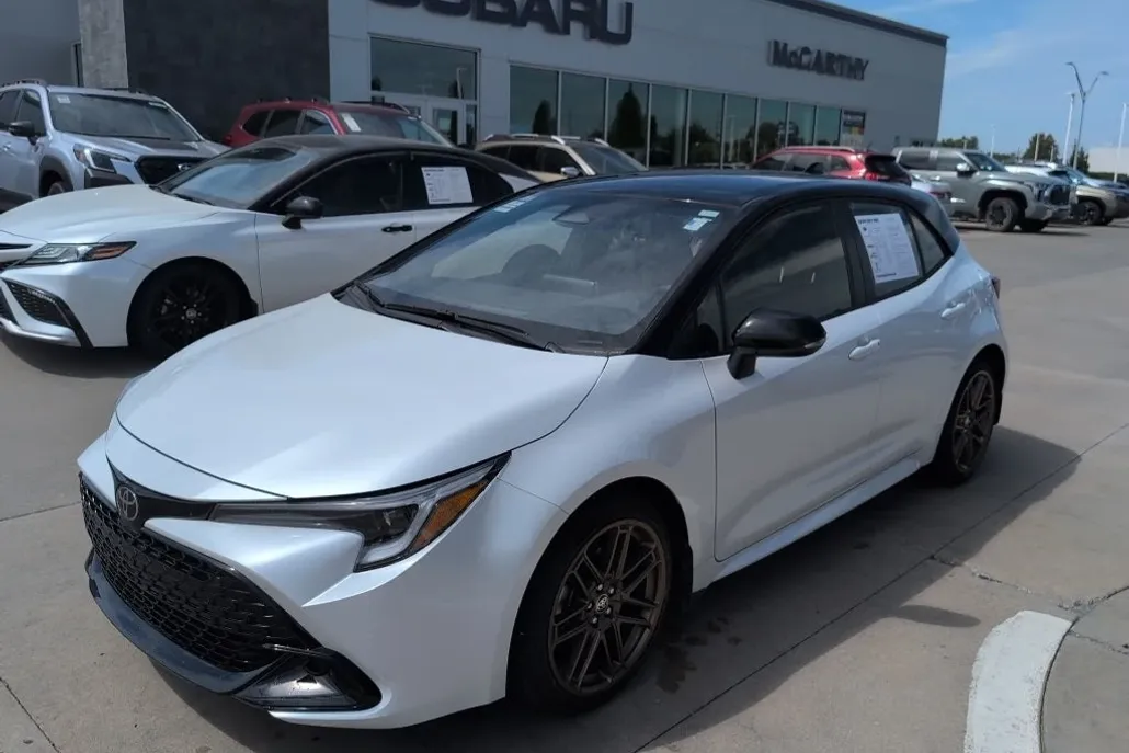 2024 Toyota Corolla SE photo 1