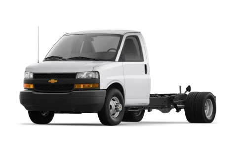 2024 Chevrolet Express Cutaway photo 3