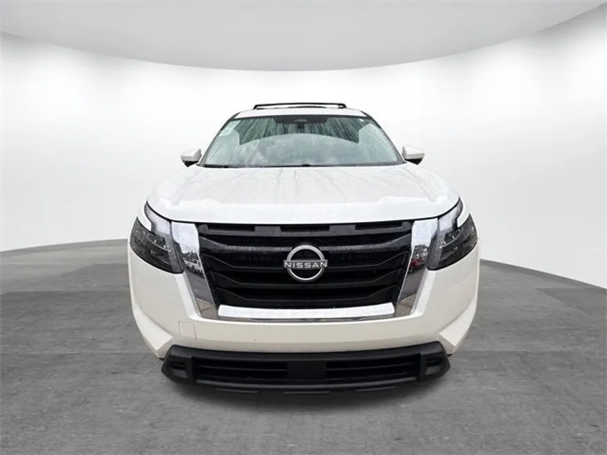 2024 Nissan Pathfinder SV photo 1