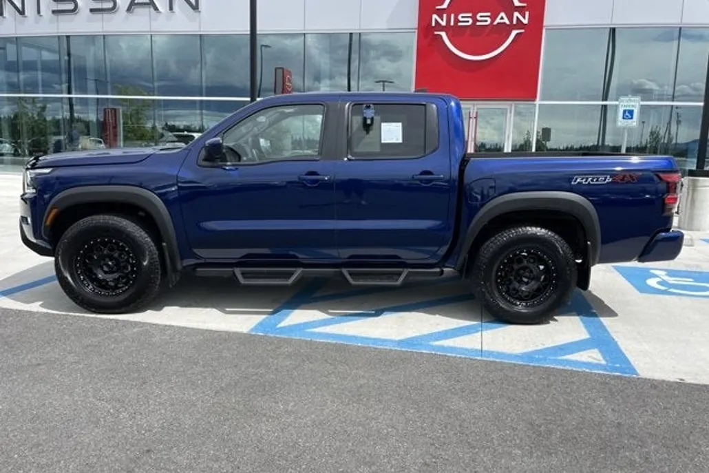 2023 Nissan Frontier PRO-4X photo 1