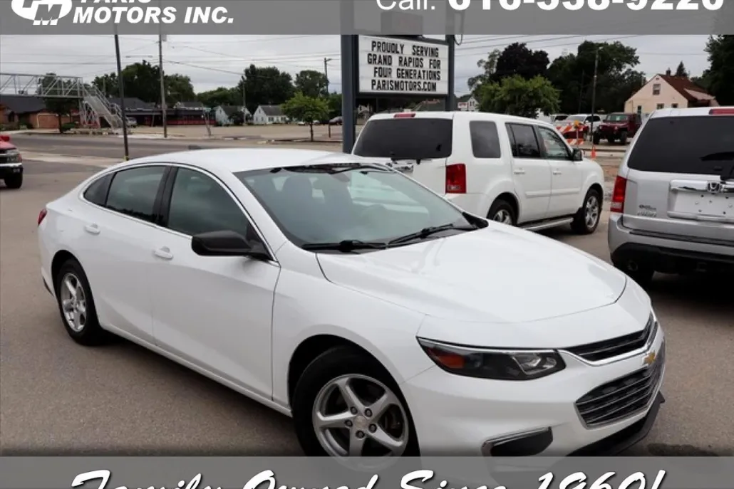 2017 Chevrolet Malibu LS photo 1