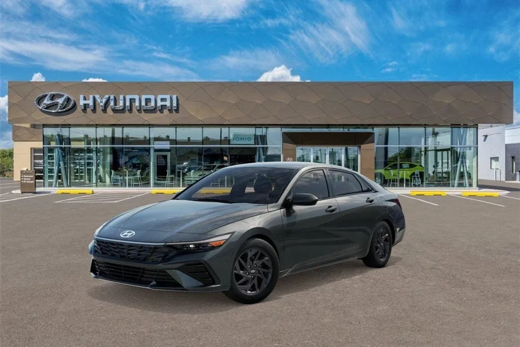 2025 Hyundai Elantra Hybrid photo 1