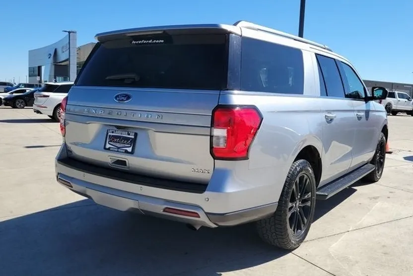 2024 Ford Expedition MAX XLT photo 1