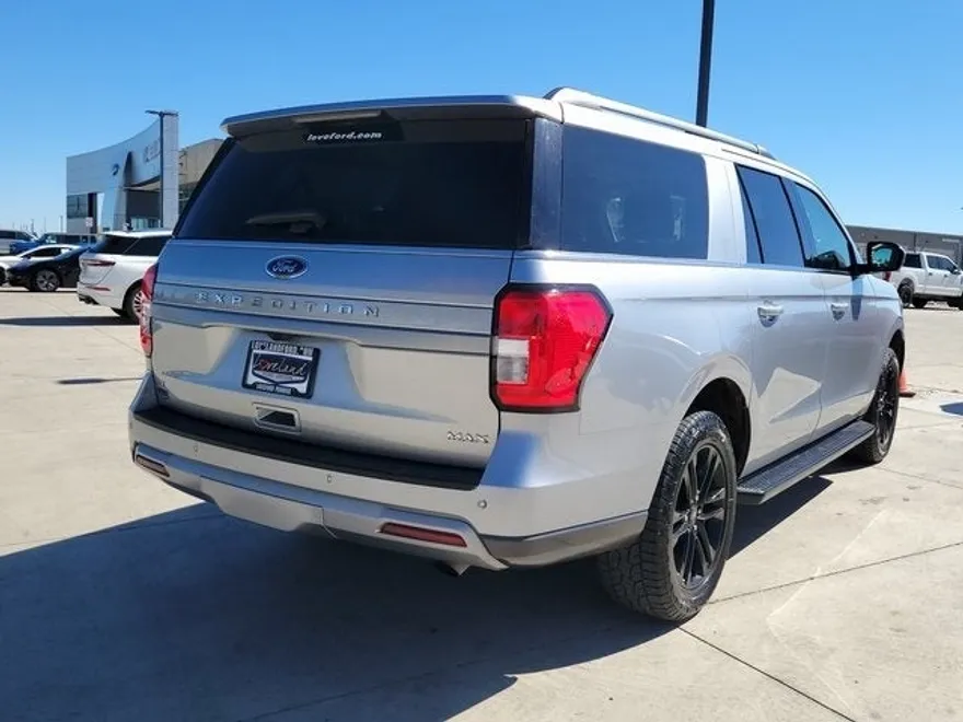 2024 Ford Expedition MAX XLT photo 1