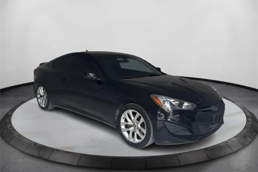 2013 Hyundai Genesis photo 1
