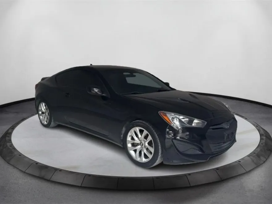 2013 Hyundai Genesis photo 1