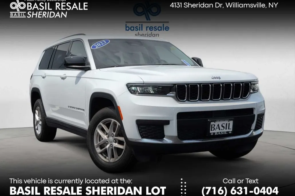 2023 Jeep Grand Cherokee Laredo photo 1