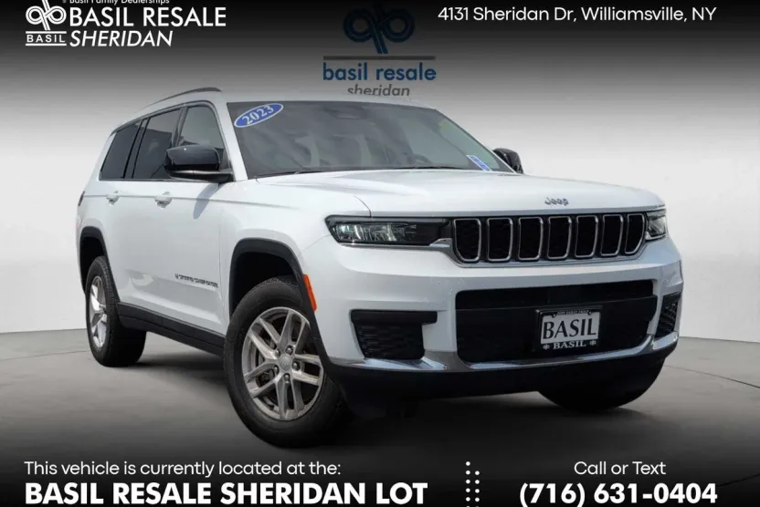 2023 Jeep Grand Cherokee Laredo photo 1