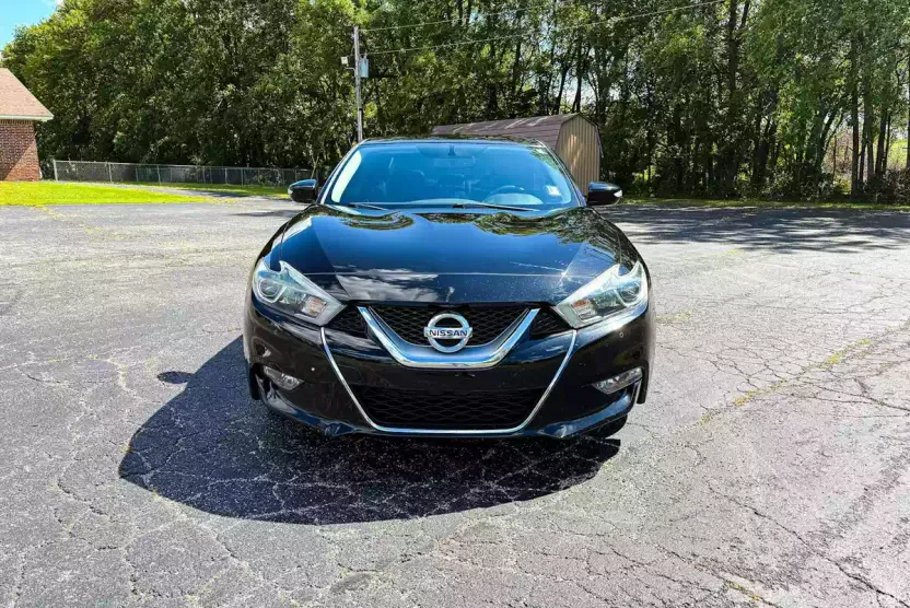 2017 Nissan Maxima SR photo 1