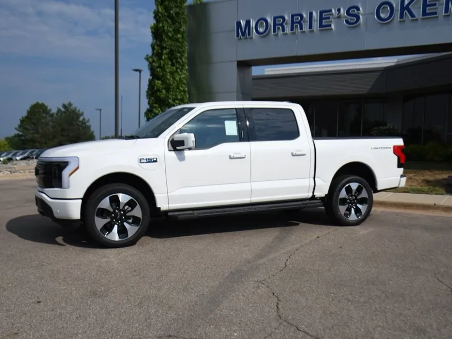 2025 Ford F-150 Lightning Platinum photo 1