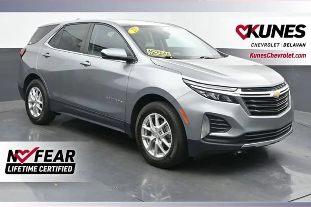 2023 Chevrolet Equinox LT photo 1