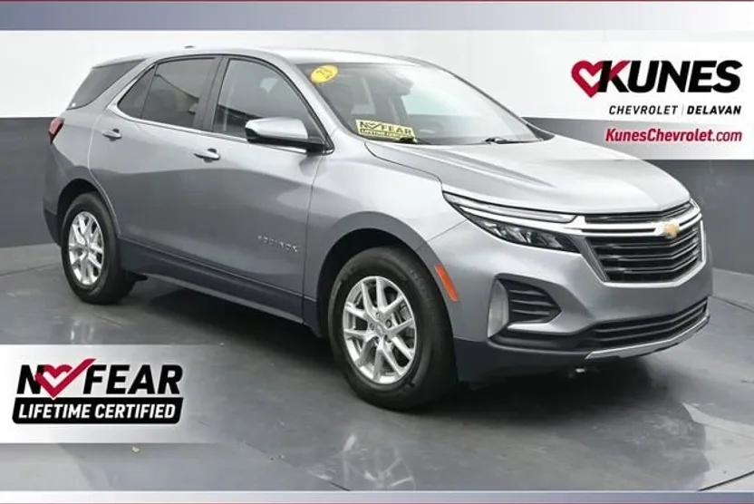 2023 Chevrolet Equinox LT photo 1