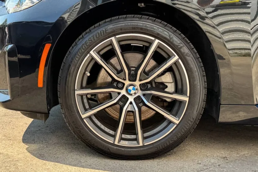 2023 Bmw 230i xDrive photo 1