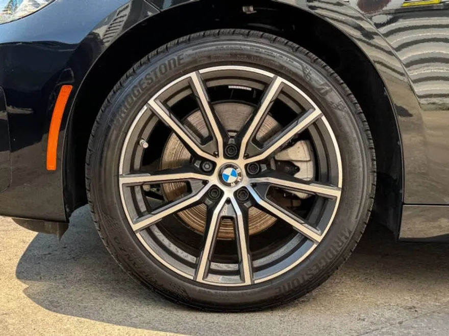 2023 Bmw 230i xDrive photo 1