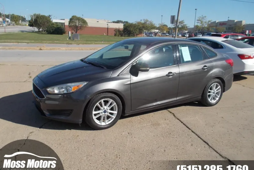2016 Ford Focus SE photo 1