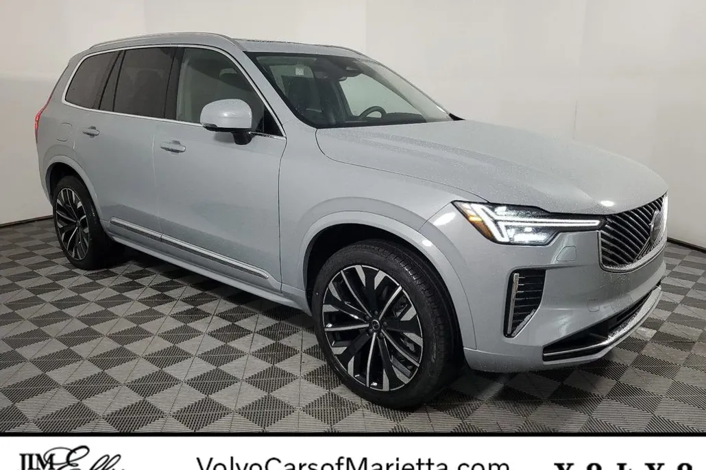 2025 Volvo XC90 Core photo 1