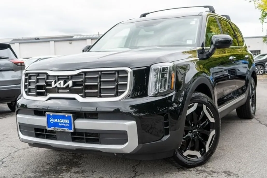 2023 Kia Telluride S photo 1