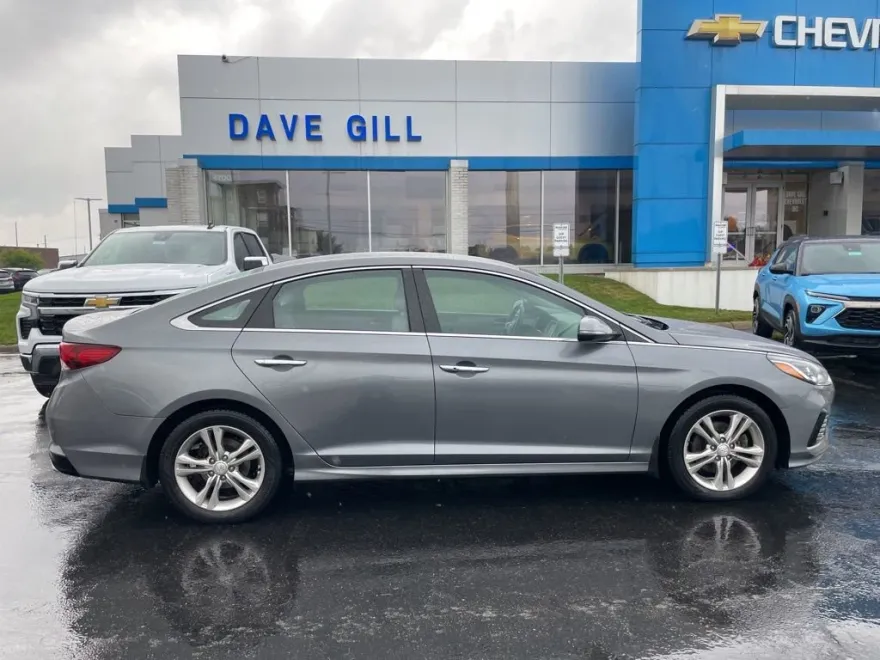 2018 Hyundai Sonata SEL photo 1