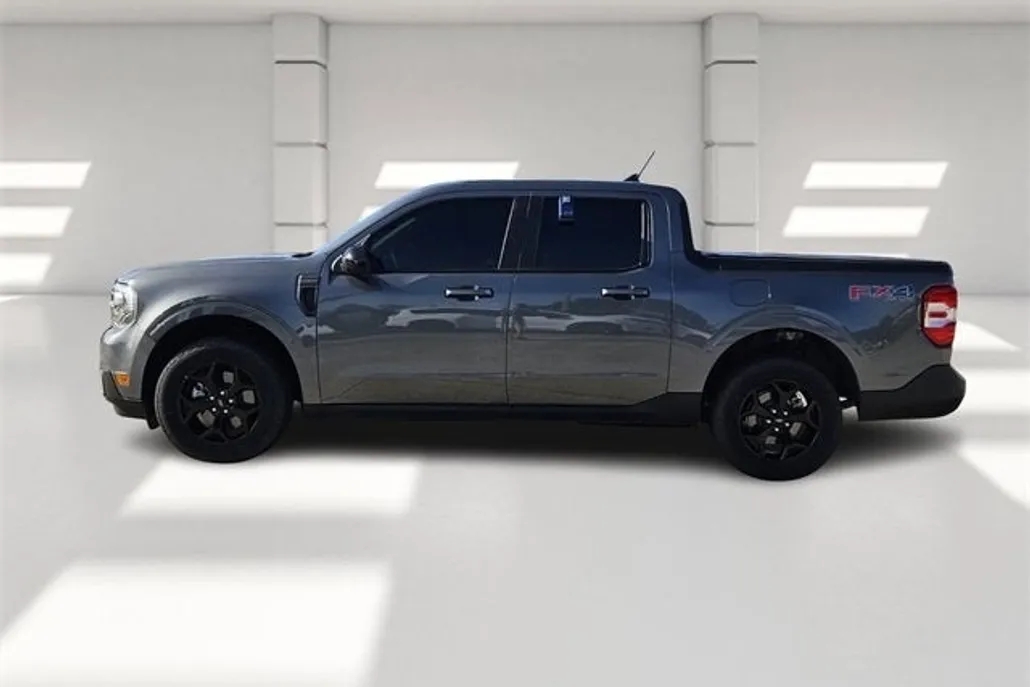 2024 Ford Maverick Lariat photo 1