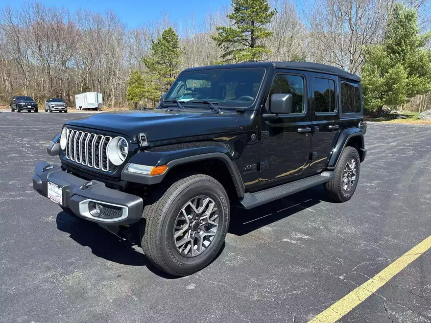 2025 Jeep Wrangler Sahara photo 1
