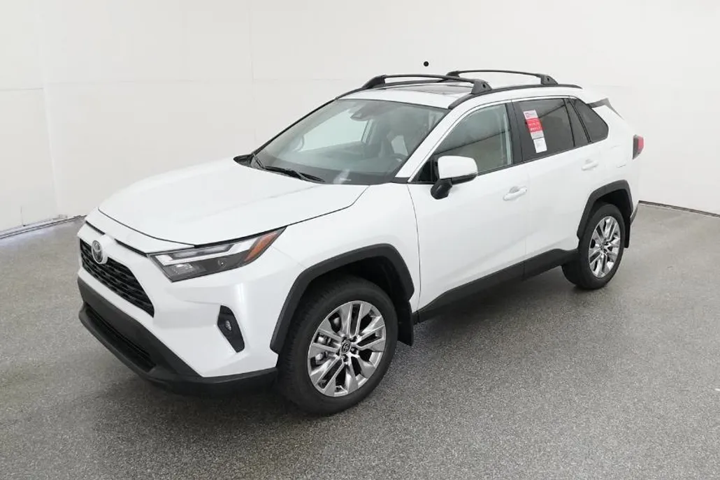 2025 Toyota RAV4 XLE Premium photo 1