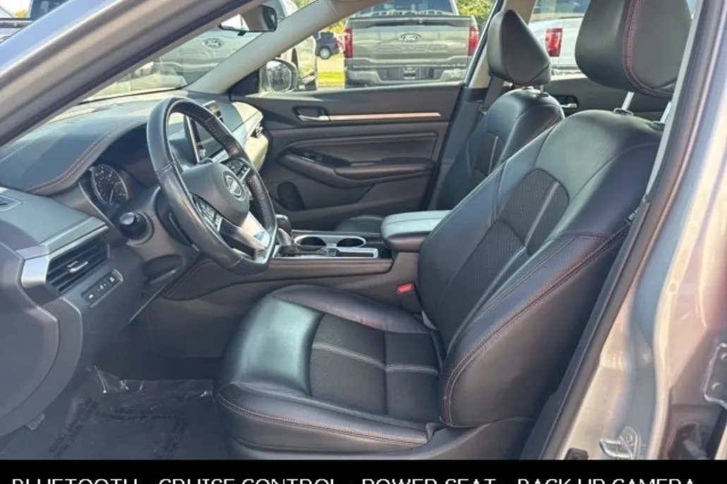 2023 Nissan Altima 2.5 SR photo 1