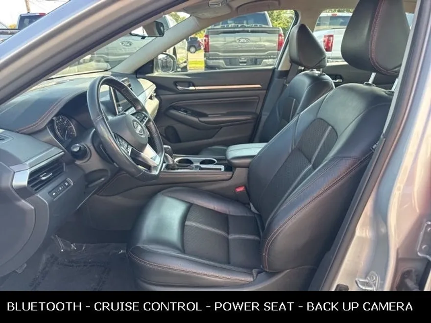 2023 Nissan Altima 2.5 SR photo 1