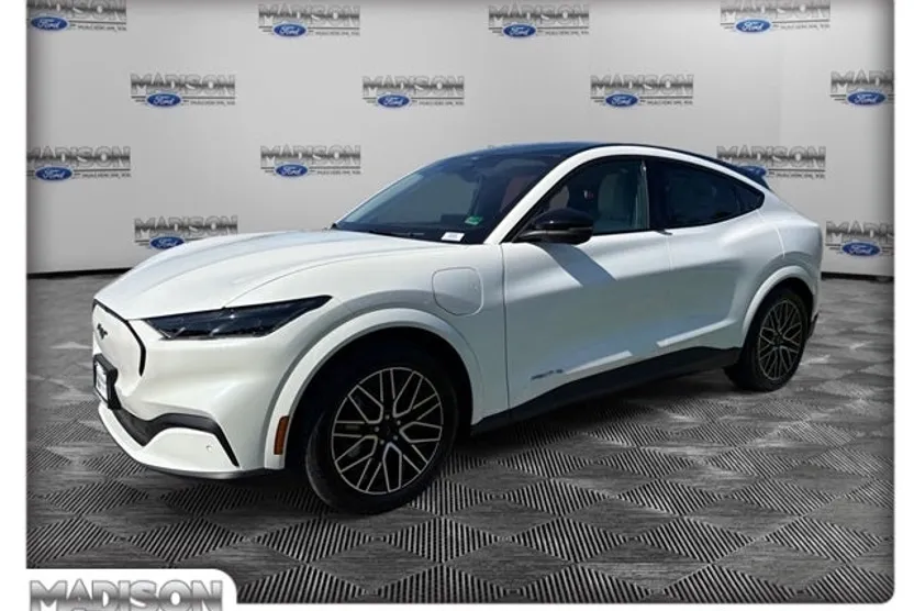 2025 Ford Mustang Mach-E Premium photo 1