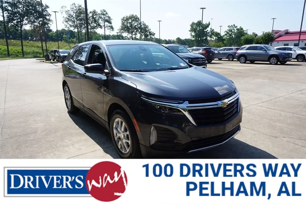 2022 Chevrolet Equinox LT photo 1