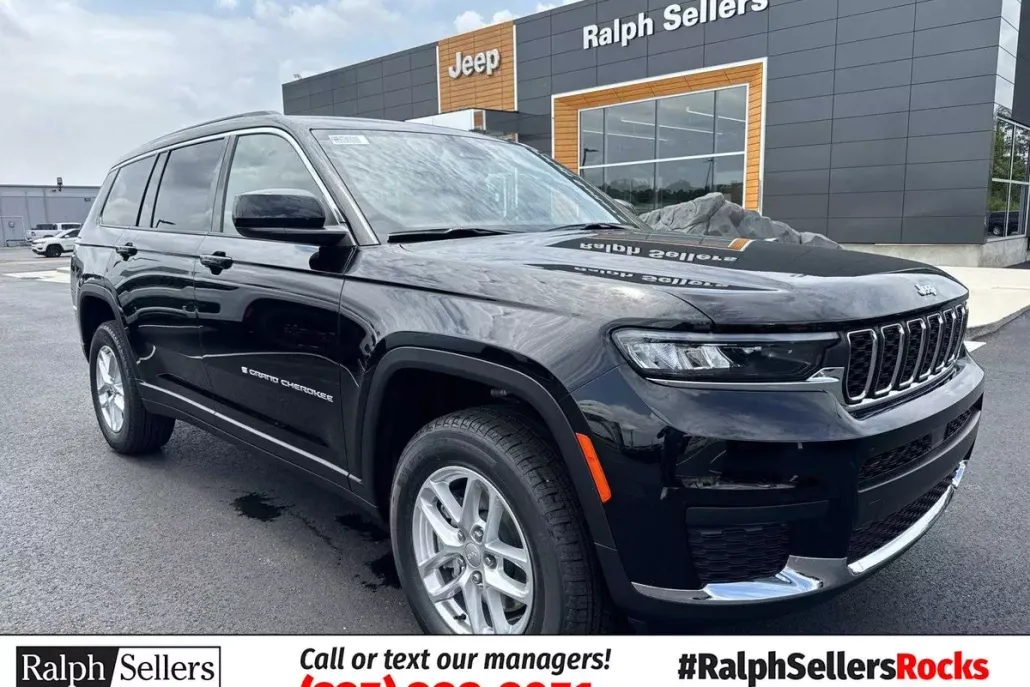 2025 Jeep Grand Cherokee Laredo photo 1