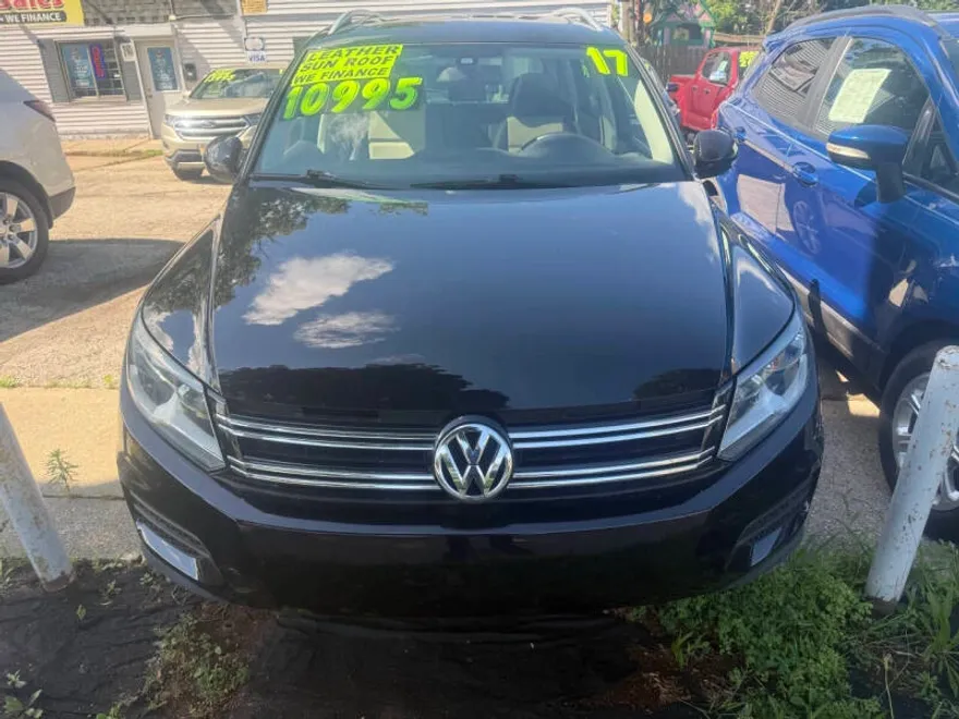 2017 Volkswagen Tiguan Wolfsburg Edition photo 1