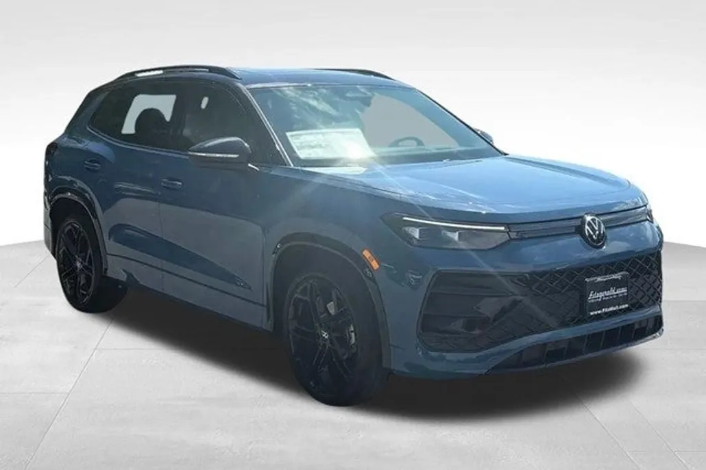 2025 Volkswagen Tiguan SE R-Line Black photo 1