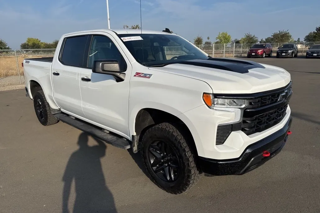 2024 Chevrolet Silverado 1500 LT Trail Boss photo 1