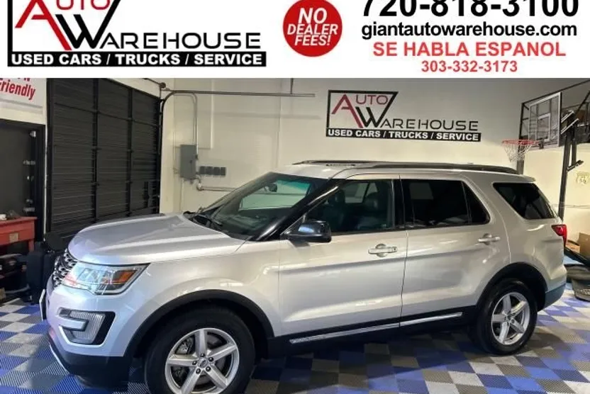 2017 Ford Explorer XLT photo 1
