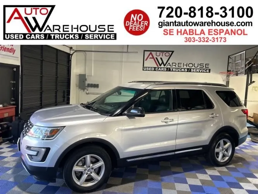 2017 Ford Explorer XLT photo 1
